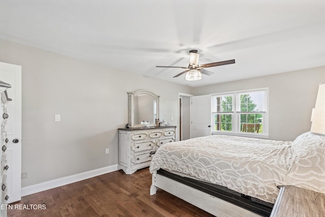 448 Trinity Rd, Morristown, TN 37814 - bedroom with dark wood-style flooring, baseboards, and a ceiling fan