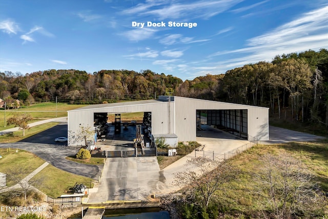 2034 Cherokee Dr, Maryville, TN 37801 - view of pole building featuring a view of trees