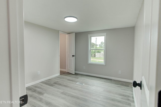 168 Misty Mountain Dr, Maryville, TN 37803 - empty room with wood finished floors and baseboards