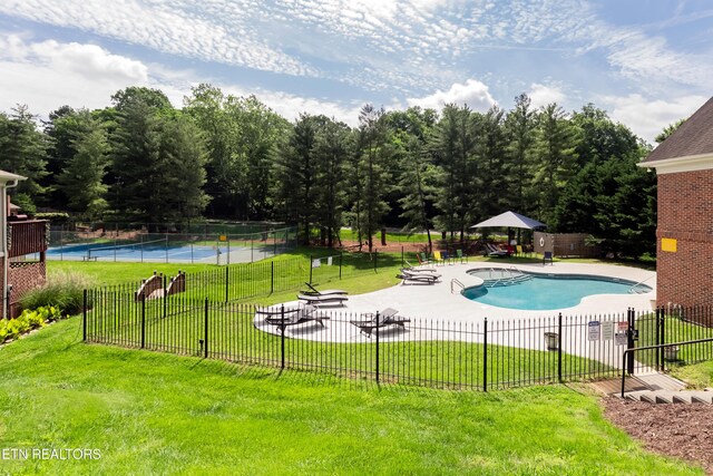 1403 Kenton Way, Knoxville, TN 37922 - community pool with a patio