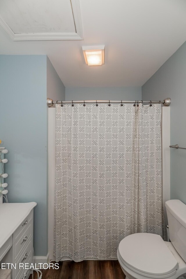 1403 Kenton Way, Knoxville, TN 37922 - bathroom with toilet, a shower with shower curtain, wood finished floors, and vanity