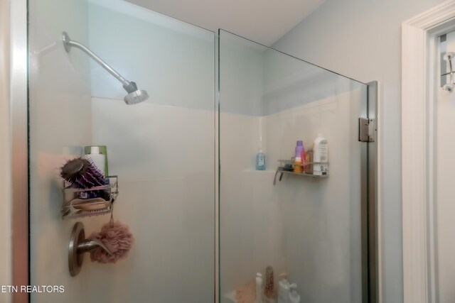1403 Kenton Way, Knoxville, TN 37922 - full bath with a stall shower