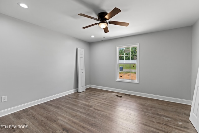 136 Dudley Ln, Tazewell, TN 37879 - empty room featuring ceiling fan, dark wood-style flooring, baseboards, and recessed lighting