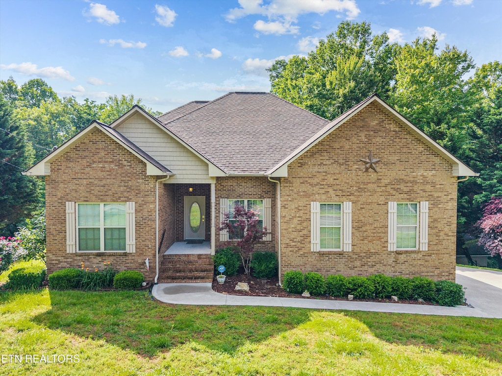 211 Timberland Trail Ln, Rocky Top, TN 37769 - photo 1