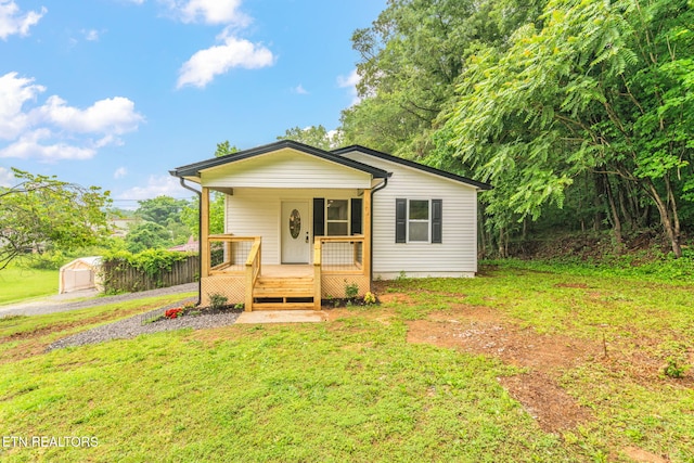 600 N Trinity Ave, Rockwood, TN 37854 - bungalow-style home with a front yard