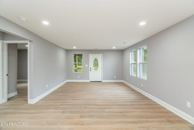 600 N Trinity Ave, Rockwood, TN 37854 - foyer featuring recessed lighting, baseboards, and light wood finished floors
