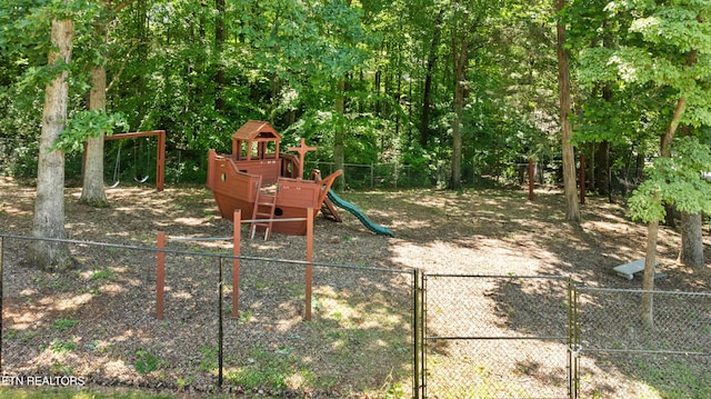 8707 Olde Colony Trl Unit 17, Knoxville, TN 37923 - view of play area featuring a gate