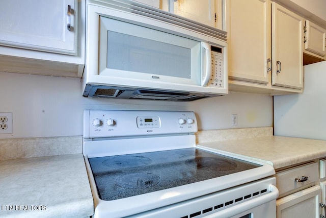 4003 Valley View Dr Unit 6, Knoxville, TN 37917 - kitchen featuring white appliances and light countertops