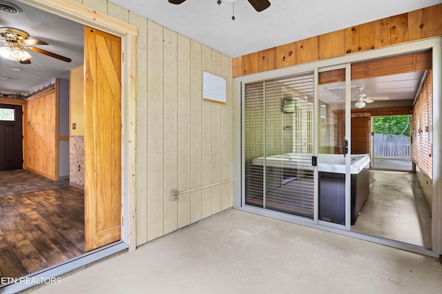 3305 Leonard Huskey Ln, Pigeon Forge, TN 37863 - unfurnished sunroom with a ceiling fan
