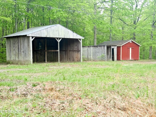 801 Christenson Rd, Deer Lodge, TN 37726