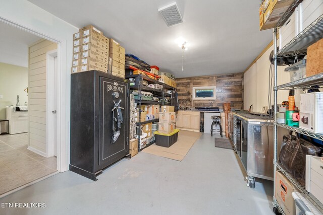 1907 Oakwood Rd, Walland, TN 37886 - below grade area with wood walls