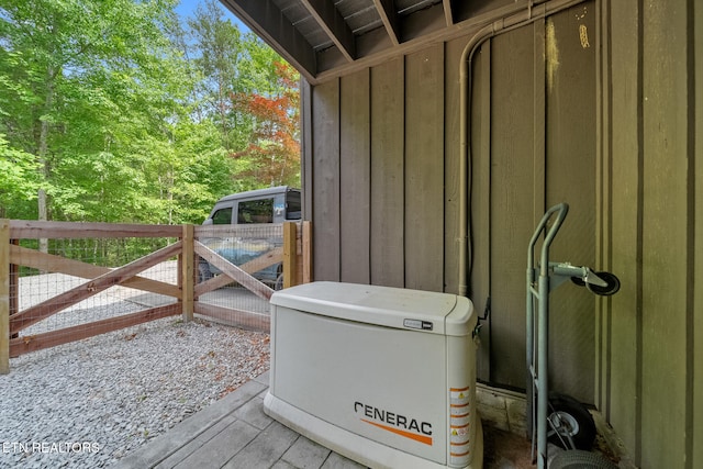 1907 Oakwood Rd, Walland, TN 37886 - exterior space with a gate