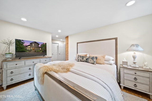 1907 Oakwood Rd, Walland, TN 37886 - bedroom featuring recessed lighting, dark wood finished floors, and a closet