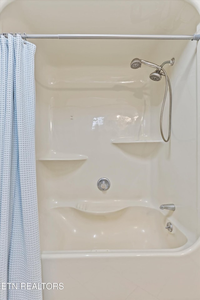 1420 Brentwood Dr, Athens, TN 37303 - bathroom featuring shower / bath combo