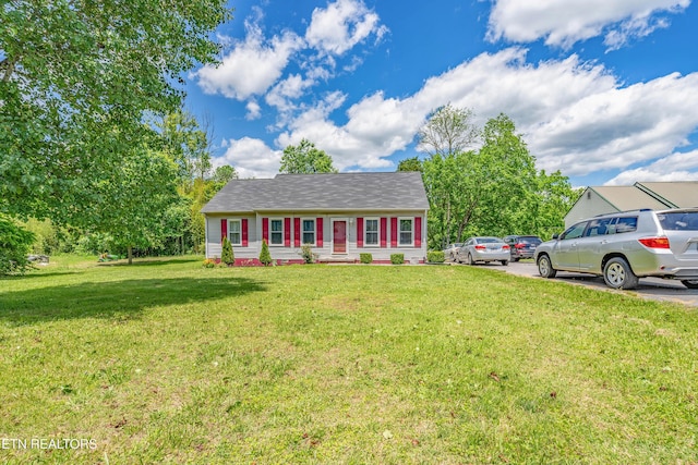 159 Little Creek Ln, Lafollette, TN 37766 - view of front facade featuring a front lawn