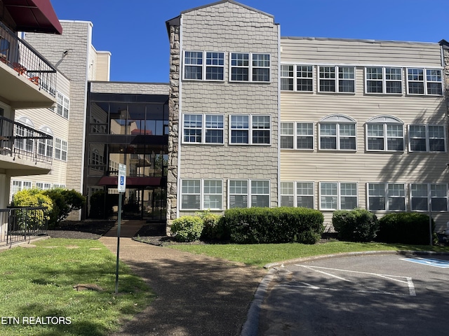 2749 Sullins St Unit C111, Knoxville, TN 37919 - photo 1