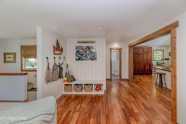1932 Duncan Rd, Knoxville, TN 37919 - interior space featuring light wood-style flooring and baseboards