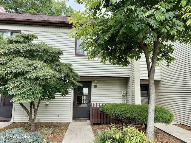 22 Wilshire Heights Dr, Crossville, TN 38558 - view of front facade
