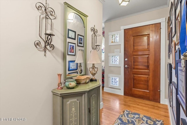 5912 New Beaver Creek Dr, Knoxville, TN 37931 - foyer with ornamental molding and light wood finished floors