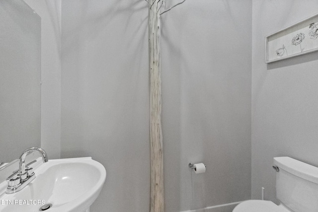 2115 Riverview Dr, Dandridge, TN 37725 - bathroom with a sink and toilet