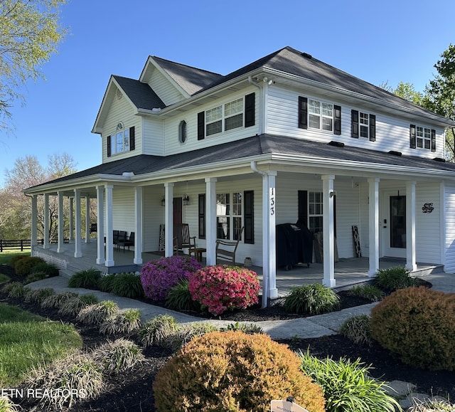 133 Coolidge Rd, Lafollette, TN 37766 - farmhouse inspired home with covered porch