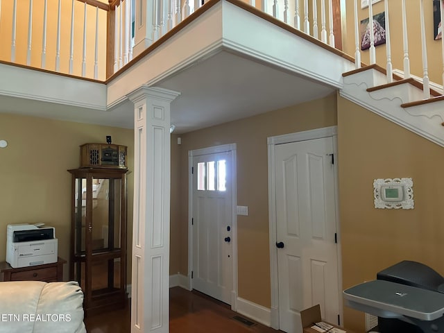 133 Coolidge Rd, Lafollette, TN 37766 - entryway featuring decorative columns and baseboards