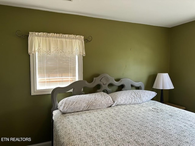 133 Coolidge Rd, Lafollette, TN 37766 - bedroom featuring baseboards