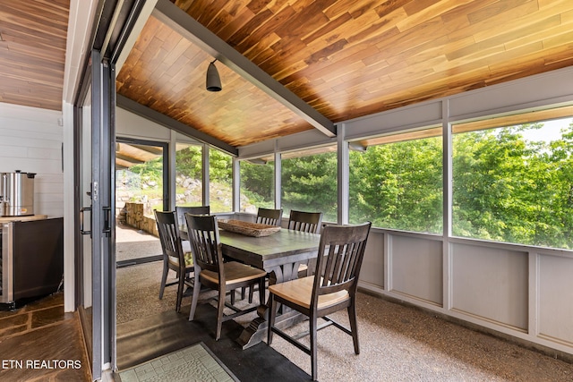 2940 Tower Rd, Sevierville, TN 37876 - sunroom featuring outdoor dining area