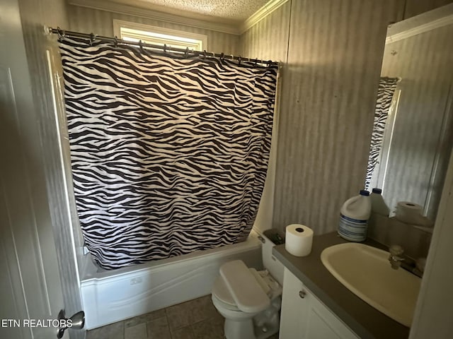 3101 Watson Rd, Loudon, TN 37774 - bathroom with shower / bath combo with shower curtain, vanity, toilet, a textured ceiling, and crown molding