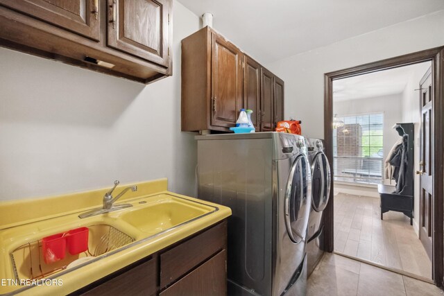 10628 Sandpiper Ln, Knoxville, TN 37922 - laundry room with washer and dryer and cabinet space