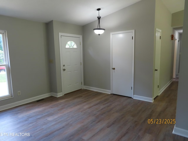 5820 Rockwood Ln, Knoxville, TN 37921 - entryway with wood finished floors and baseboards