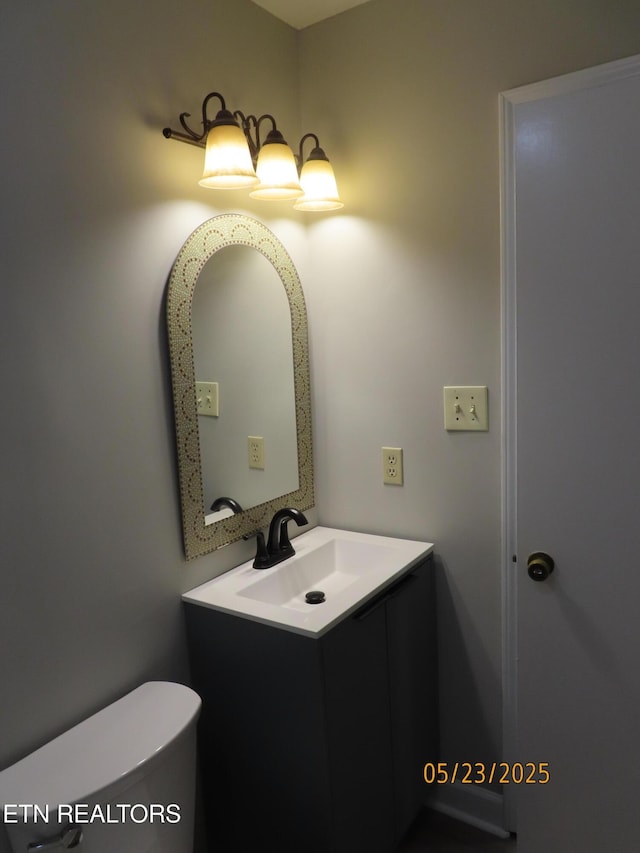 5820 Rockwood Ln, Knoxville, TN 37921 - bathroom with vanity and toilet