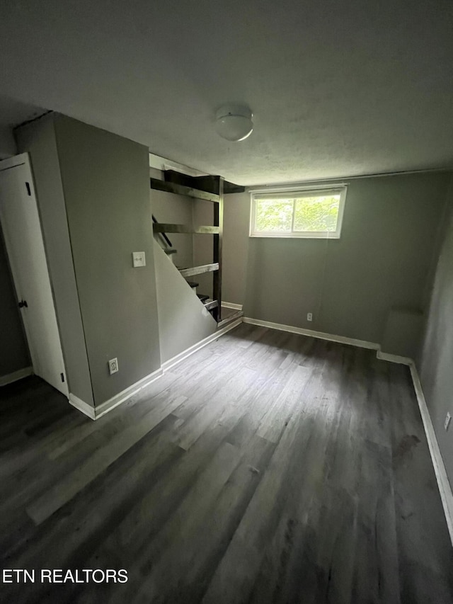142 W Wadsworth Cir, Oak Ridge, TN 37830 - unfurnished bedroom featuring wood finished floors and baseboards