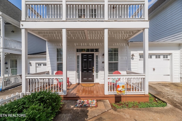 1101 Main St Unit 19, Loudon, TN 37774 - property entrance featuring a balcony, a porch, and driveway