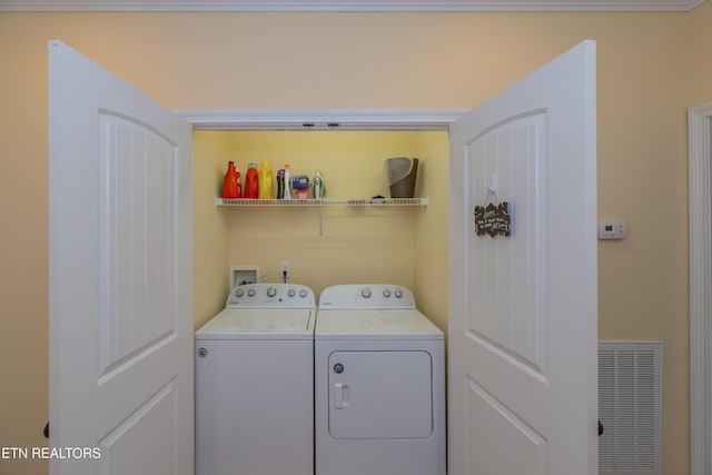 1101 Main St Unit 19, Loudon, TN 37774 - laundry area with washer and clothes dryer
