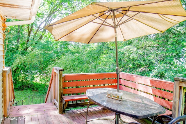 109 Cumberland View Dr, Oak Ridge, TN 37830 - deck with outdoor dining area