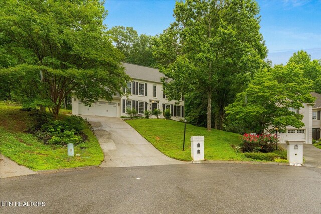 2819 Dee Peppers Dr, Knoxville, TN 37931 - view of front of house with driveway and a front yard