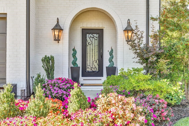 211 Cool Springs Blvd, Knoxville, TN 37934 - property entrance featuring brick siding