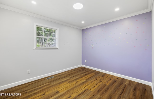 566 Allyson Dr, Kodak, TN 37764 - unfurnished room with ornamental molding, wood finished floors, baseboards, and recessed lighting