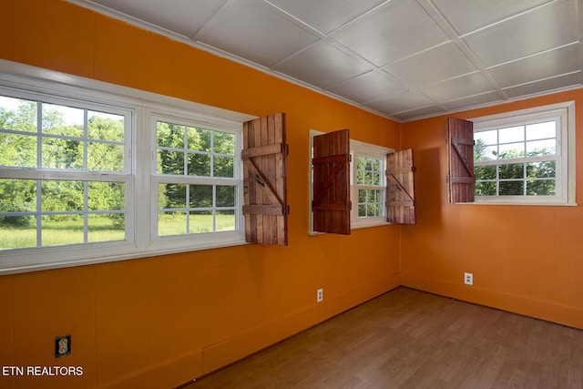 883 Old Harriman Hwy, Harriman, TN 37748 - unfurnished room featuring wood finished floors and baseboards