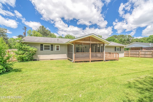824 Noragate Rd, Knoxville, TN 37919 - back of property with a sunroom
