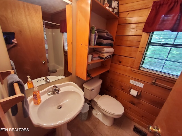 2859 Eagle Crest Way, Sevierville, TN 37876 - full bath with toilet, a sink, tile patterned floors, and shower / washtub combination