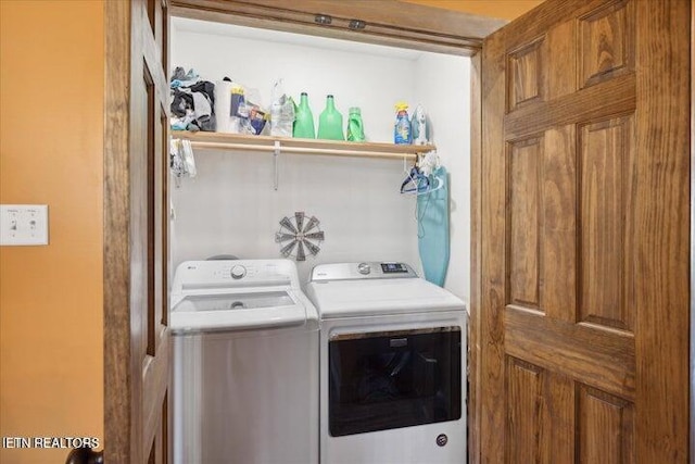 6131 Happy Valley Loop, Tallassee, TN 37878 - laundry room featuring washing machine and clothes dryer