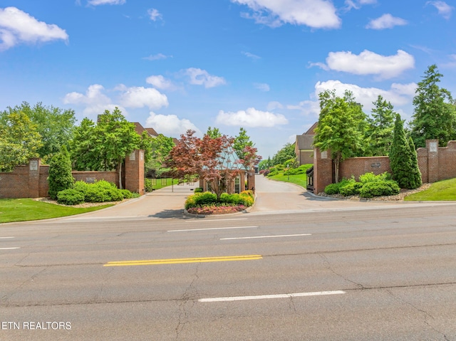 3340 Kingston Pike Unit 10, Knoxville, TN 37919 - photo 2