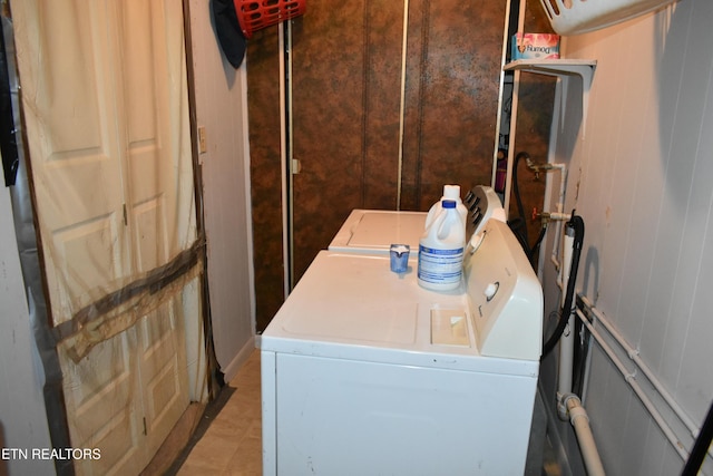106 Walnut St, New Tazewell, TN 37825 - washroom with washing machine and clothes dryer