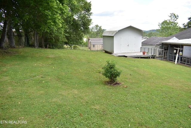106 Walnut St, New Tazewell, TN 37825 - view of yard