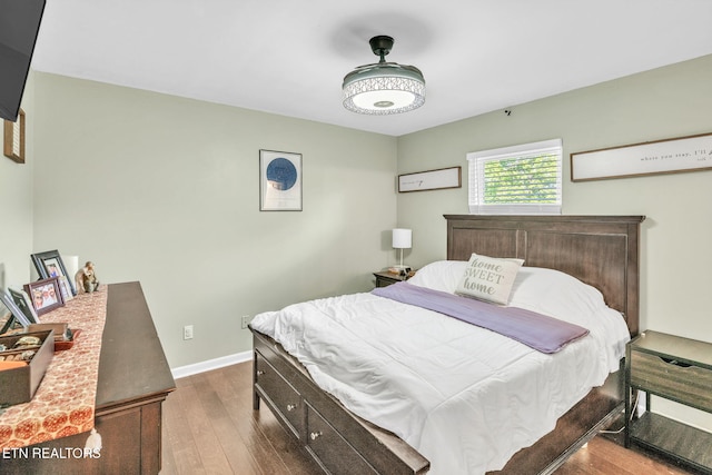 6608 Hickory Way Ln, Knoxville, TN 37918 - bedroom with wood finished floors and baseboards