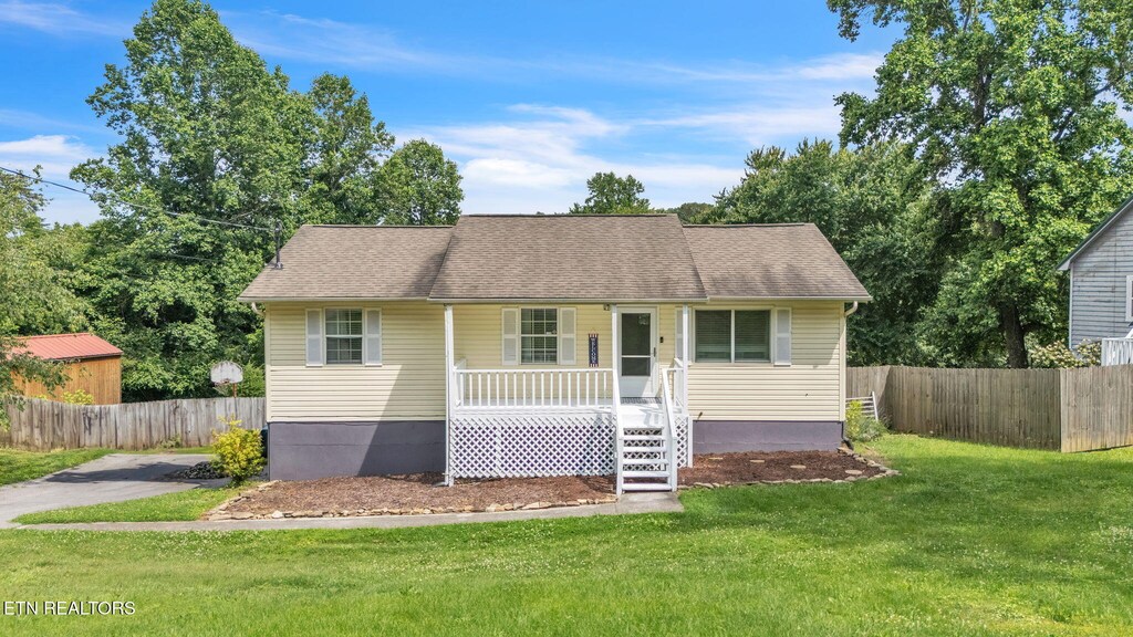 6608 Hickory Way Ln, Knoxville, TN 37918 - photo 1