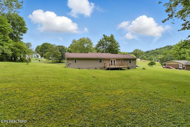 68 Pine Mountain Cir, Pineville, KY 40977 - view of grassy yard with a deck