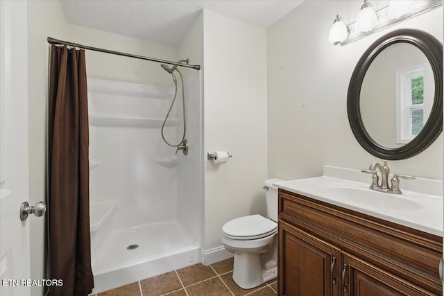 68 Pine Mountain Cir, Pineville, KY 40977 - bathroom featuring vanity, a shower with shower curtain, toilet, and tile patterned floors
